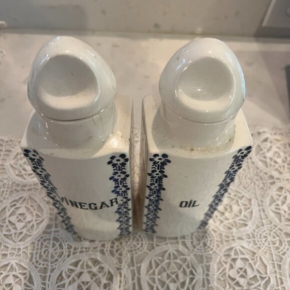 Set of 2  Dek 1623 Ges Geschatzt Vinegar and Oil bottles - Picture 2 of 11